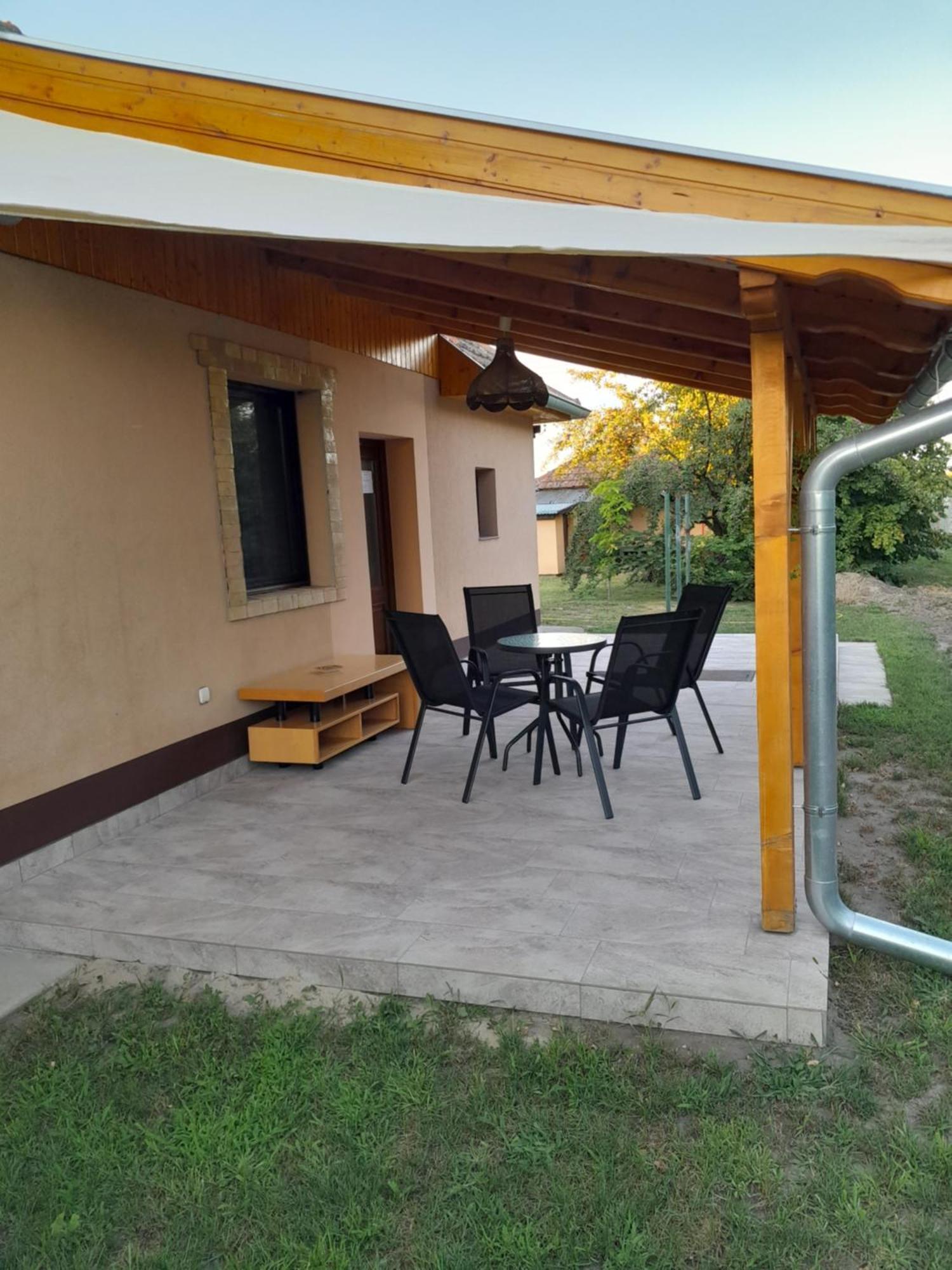 Apartment Pored Jezera *